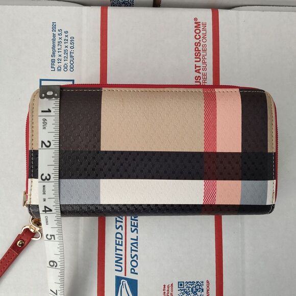 Plaid Multicolor Women's Vegan Leather Wallet With Red Zipper Closure - Picture 9 of 12
